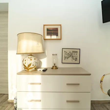 Large Modern With Wifi And Ac דירה מילאנו